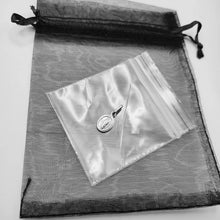 Cargar imagen en el visor de la galería, Dije Medalla Virgen Guadalupe Plata 925 Bebe Niño