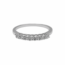Cargar imagen en el visor de la galería, Cintillo Inclinado en Oro Blanco 18k con Diamantes