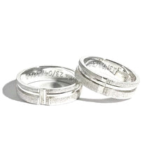 Cargar imagen en el visor de la galería, Argollas De Matrimonio En Plata Con Grabado Precio Por Par