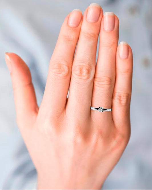 Anillo De Compromiso En Plata Con Circón De 4.0 Mm
