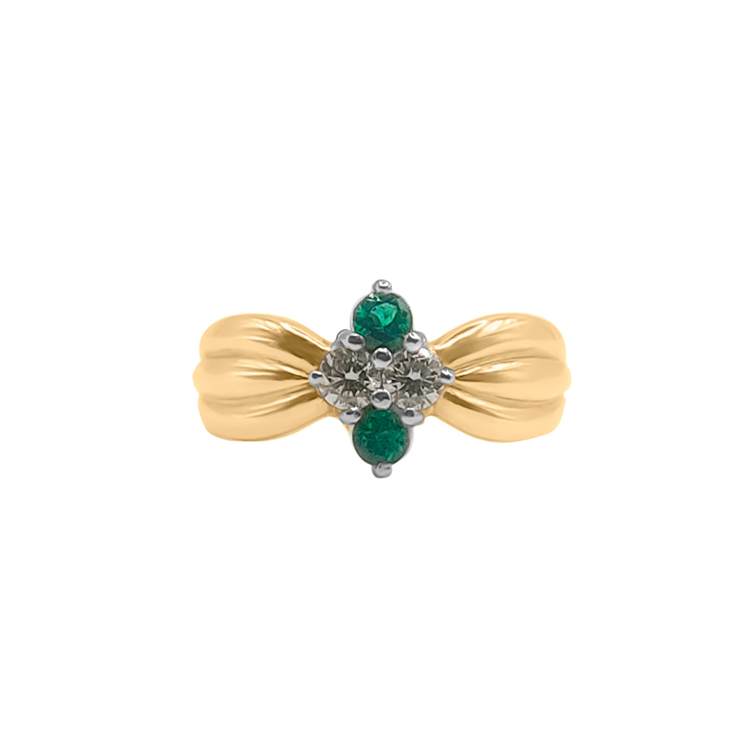 Anillo con Esmeralda y Diamante en Oro Amarillo 18 k