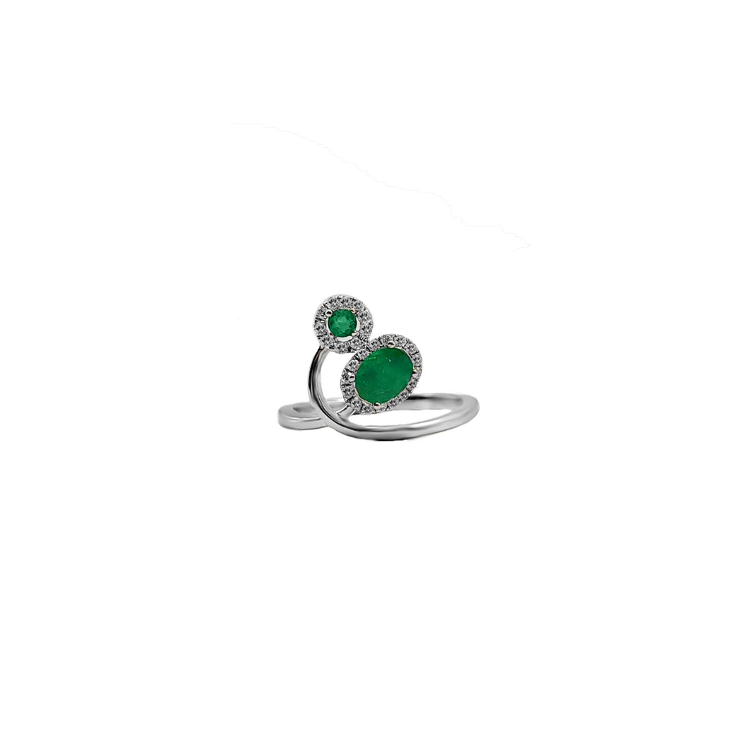 Anillo Cruzado de Esmeralda y Diamante en Oro Blanco 18k
