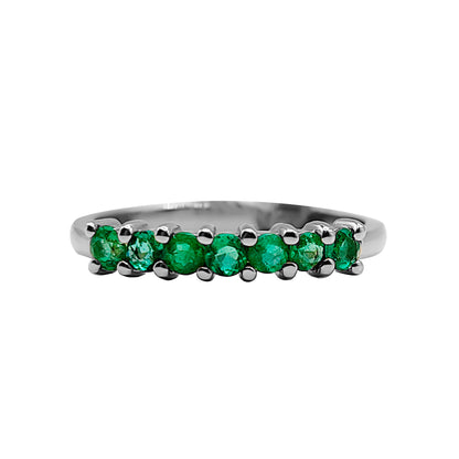 Anillo Cintillo en Oro Blanco 18k con 7 Esmeralda