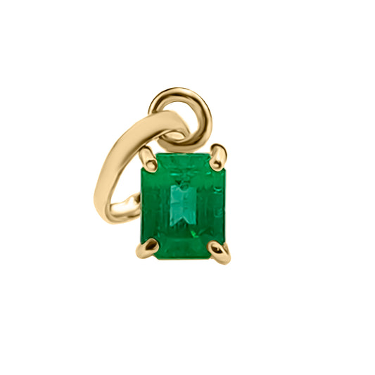 Dije  con Esmeralda En Oro Amarillo 18k  en uñas emerald cut