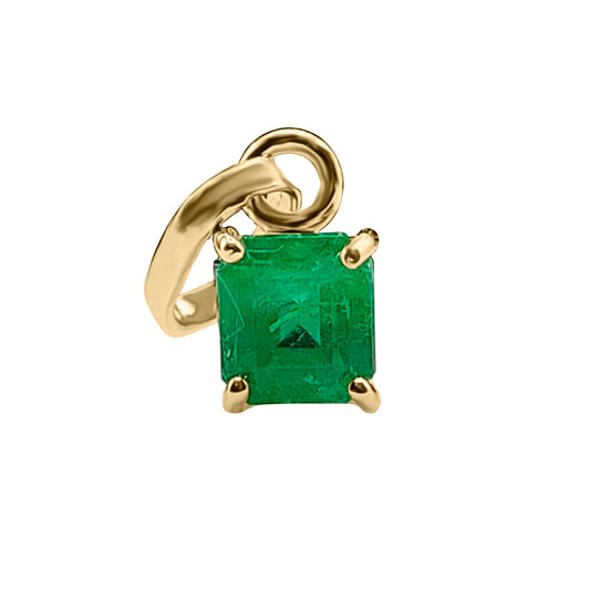 Dije en Oro Amarillo 18k con Esmeraldas en 4 uñas