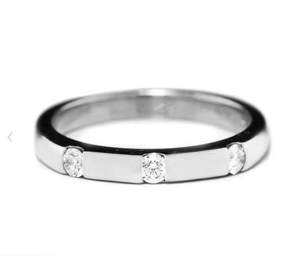 Anillo de Boda con Circones y efecto de Baño en Oro Blanco Echo en Plata