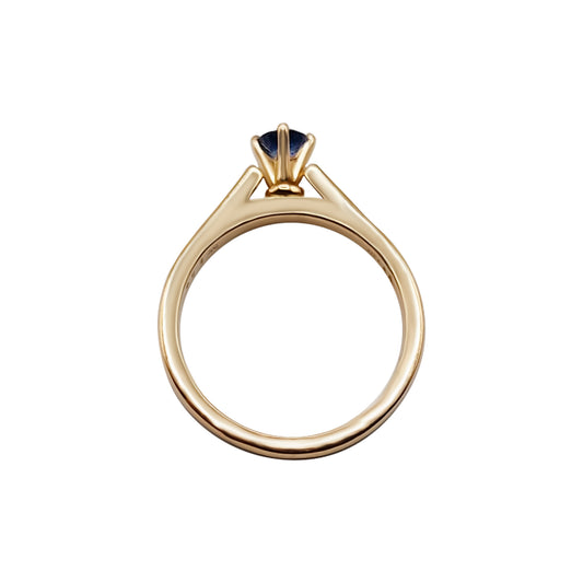 Anillo solitario Con gema en oro amarillo 18k