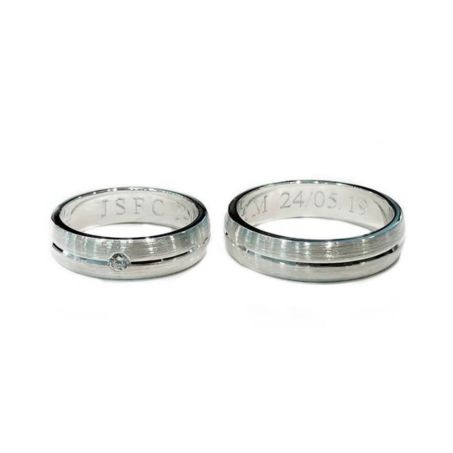 Argollas de matrimonio con circones y grabados en bajo relieve en plata