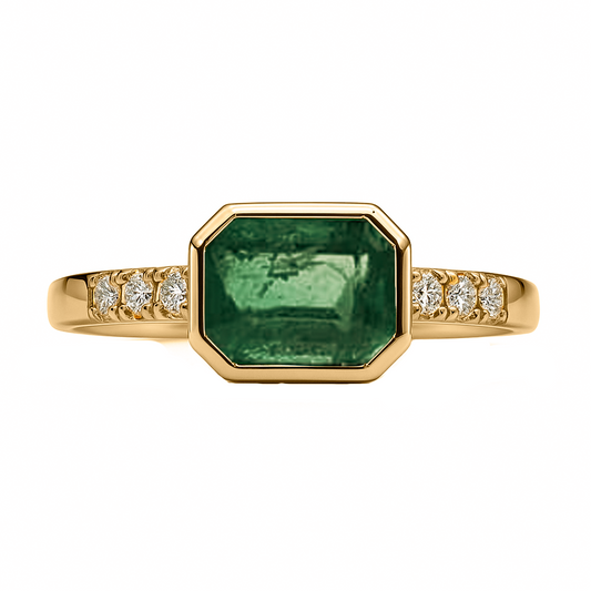 Anillo de Compromiso en Oro Amarillo 18k con Diamantes y Esmeralda al Bisel