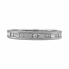 Cargar imagen en el visor de la galería, Anillo Sin Fin Intercalado de Diamantes en Oro Blanco 18 k  Delgado
