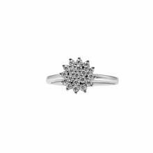 Cargar imagen en el visor de la galería, Anillo en Oro Blanco 18K  Estilo flor Diamante
