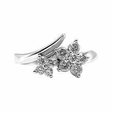 Cargar imagen en el visor de la galería, Anillo en 2 Flores con Diamantes
