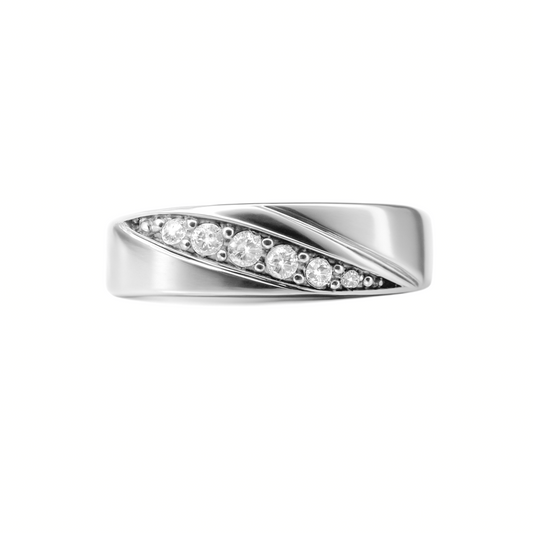 Anillo en Plata con Circones en Diseño Ondulado