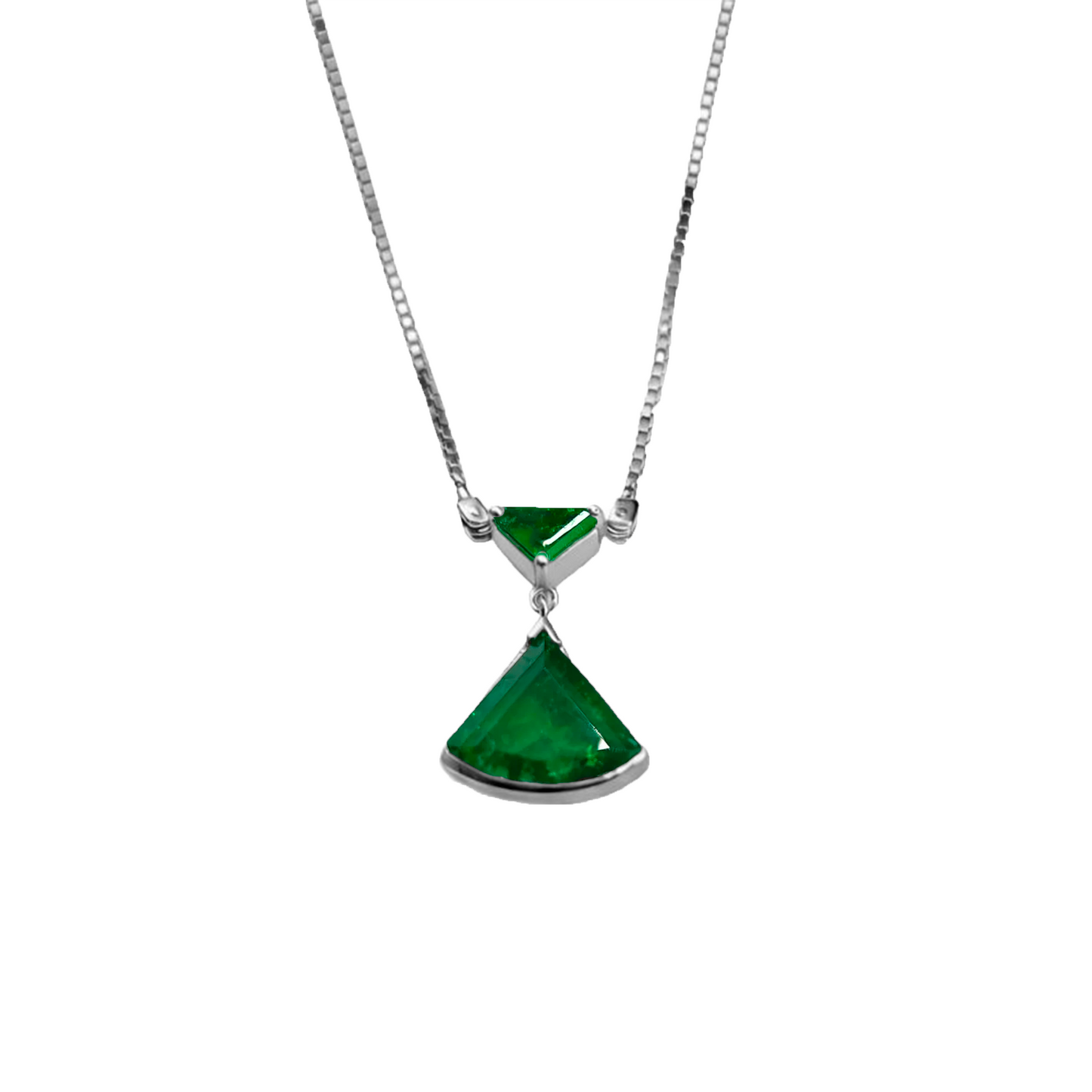 Dije con Cadena  Esmeralda Triangulo en Oro Blanco 18k