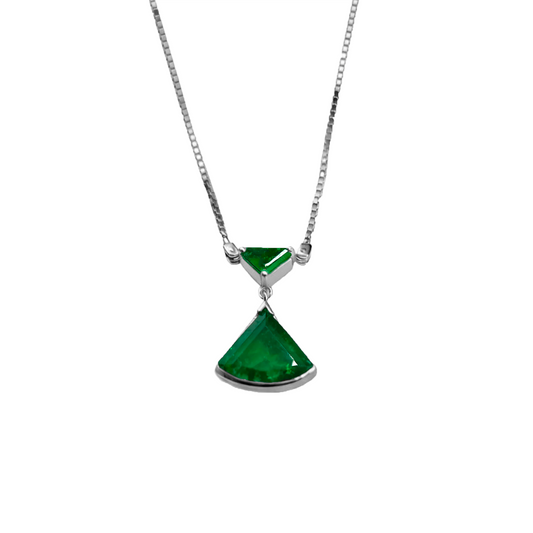 Dije con Cadena  Esmeralda Triangulo en Oro Blanco 18k
