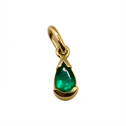 Dijes  Lagrima Medio Bisel Oro Amarillo 18k Esmeralda