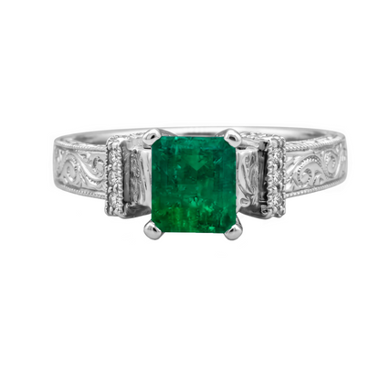 Anillo Labrado y Adorno con Uñas en Esmeralda y Diamante en Oro Blanco 18 k