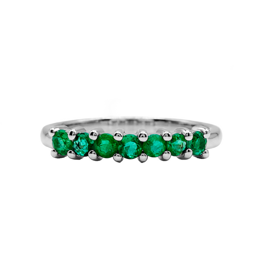 Anillo Cintillo en Oro Blanco 18k con 7 esmeralda de Joyería Renue