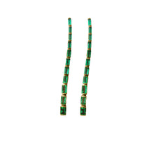 Cargar imagen en el visor de la galería, Aretes Largos en Esmeralda en Oro Amarillo 18k
