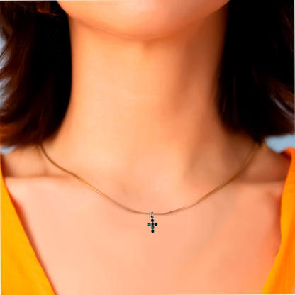 Dije cruz  Oro blanco 18 k con Gemas