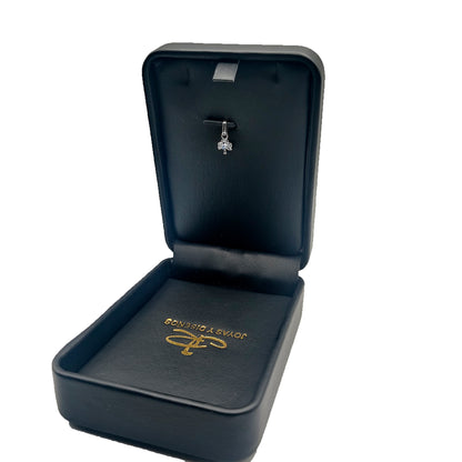 Dije trébol Oro blanco 18 k con gema