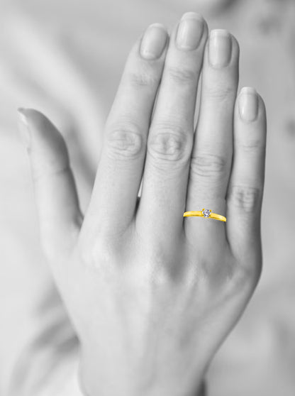 Anillo De Compromiso En Oro Con Diamante De 0.10 Ct