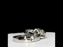 Cargar y reproducir el video en el visor de la galería, Anillos de Compromiso Modernos en Plata
